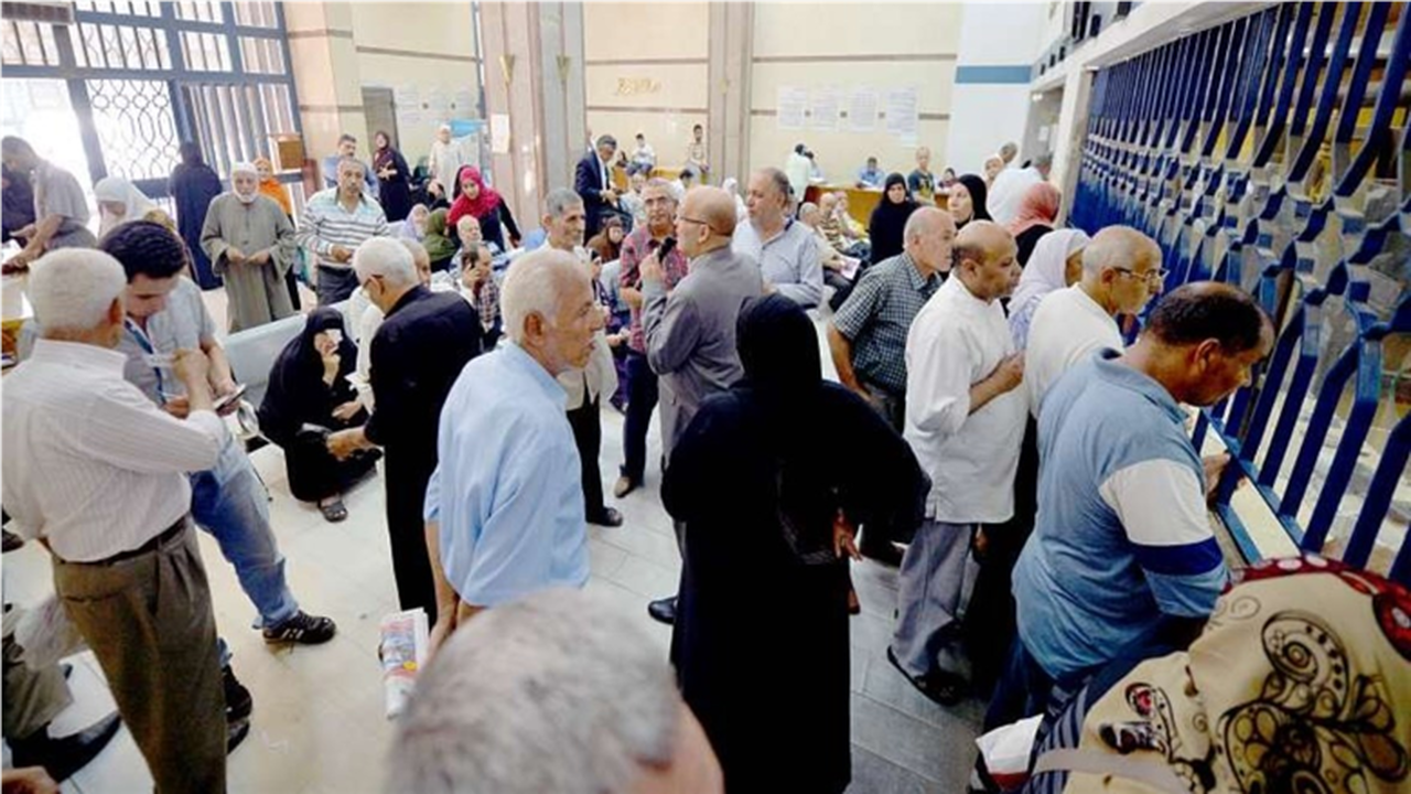 شروط ومعايير استحقاق المعاش المبكر لموظفي وعمال القطاعات المختلفة قبل سن الستين